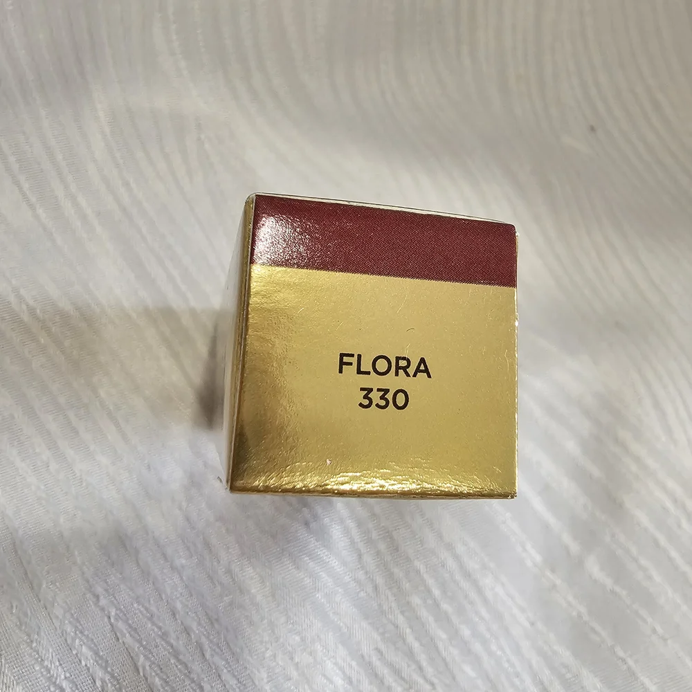 Hourglass Unlocked Satin Crème Lipstick in Flora 330